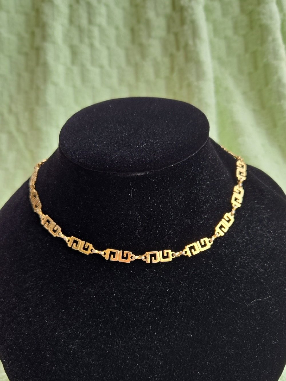 Givenchy Vintage Gold Tone Women’s Geometric Link Choker Necklace 16"